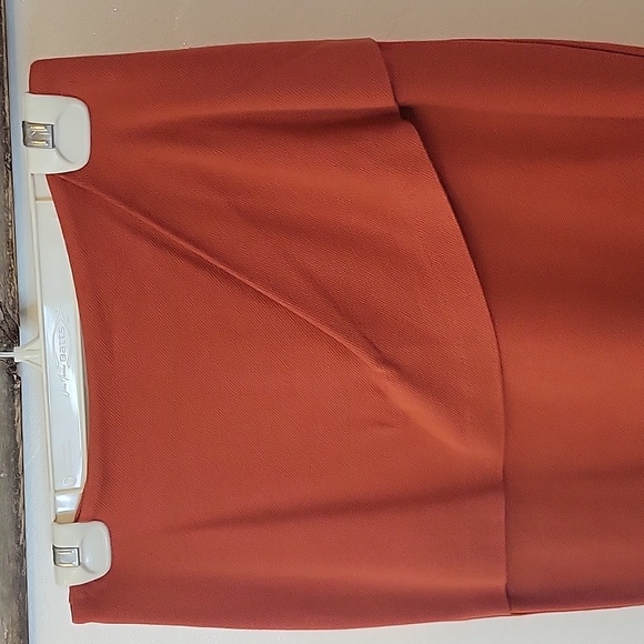 NWOT CAbi Skirt SZ 4 - Picture 2 of 7